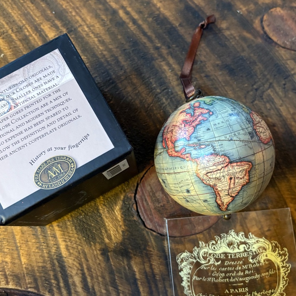 Globe new boxed collectible ornament - Picture 8 of 8